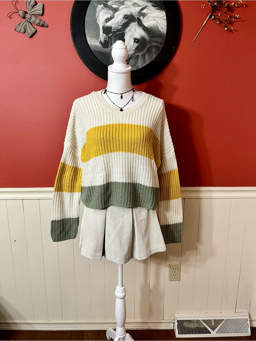 Moon & Madison Wide Cropped Striped Sweater Size Medium